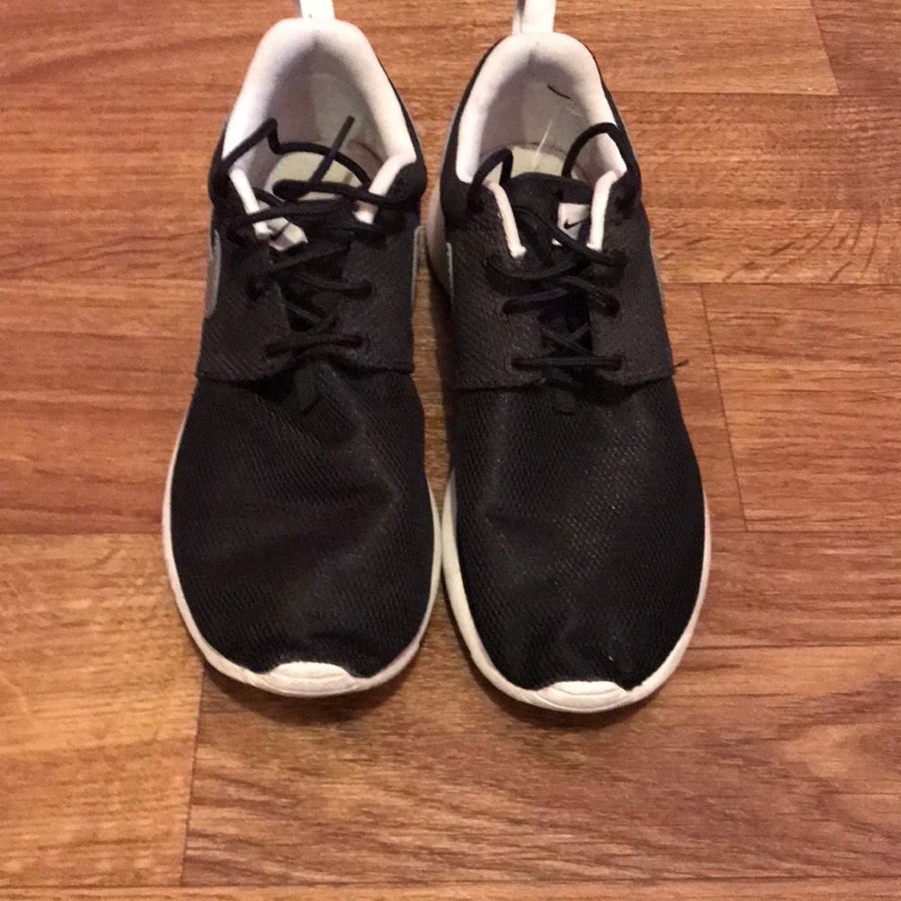 Nike Roshe One Shoes